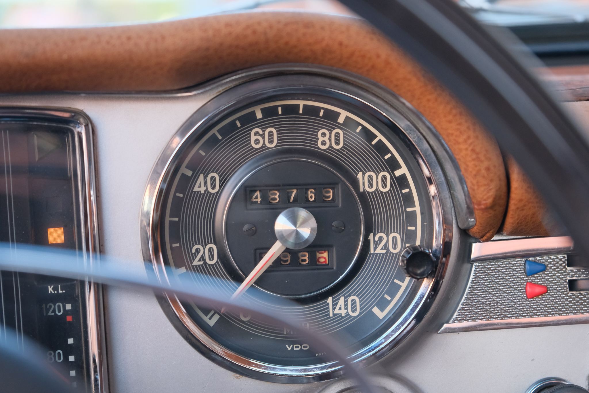 1967 Mercedes-Benz 250SL - Interior