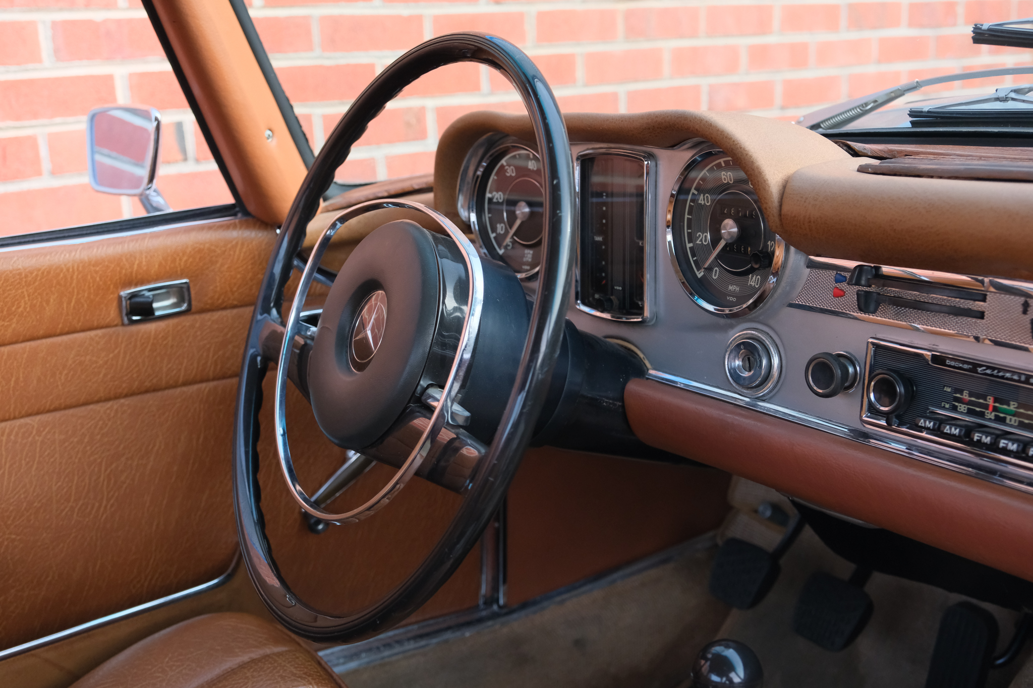 1967 Mercedes-Benz 250SL - Interior
