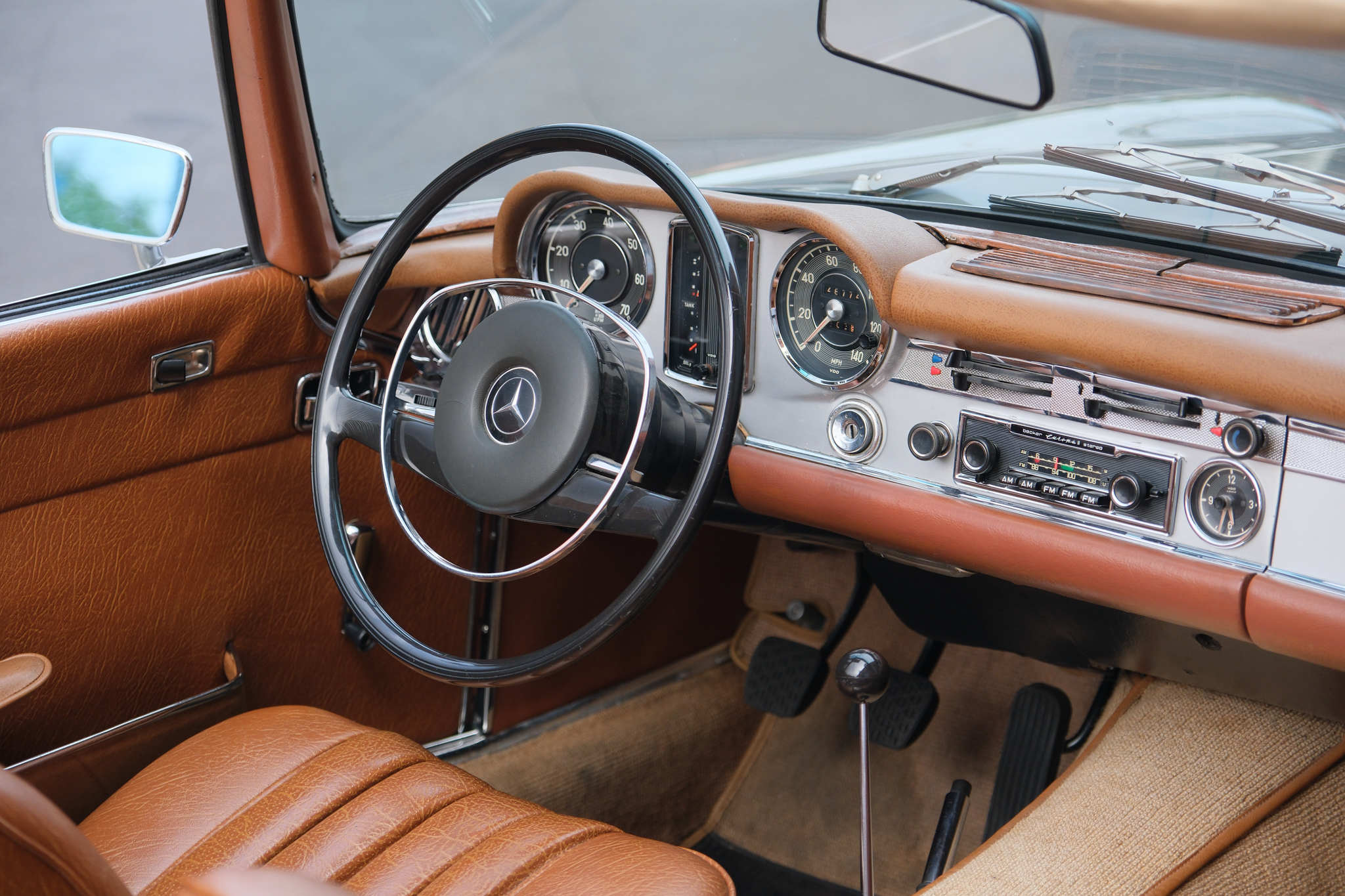 1967 Mercedes-Benz 250SL - Interior