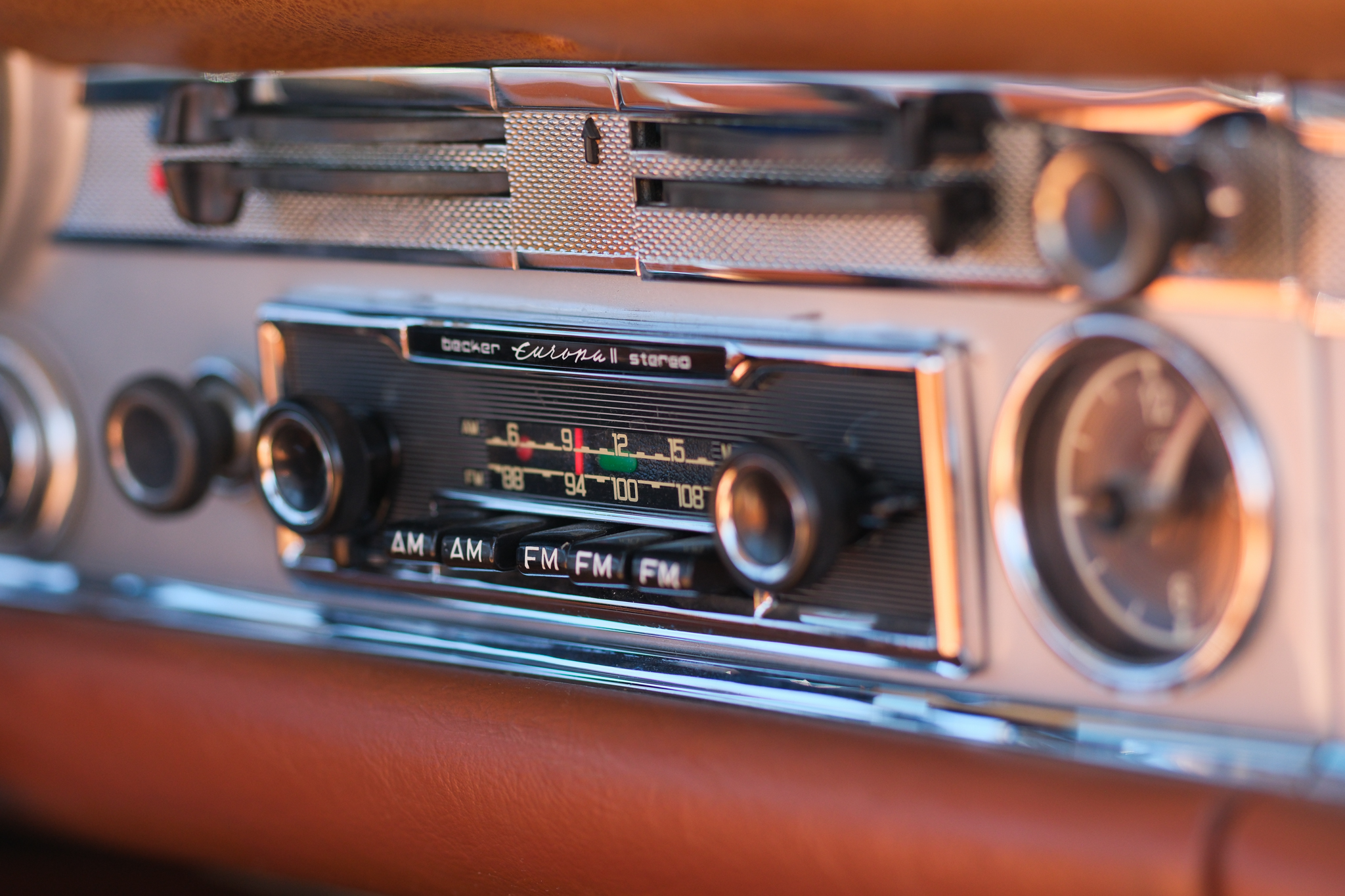1967 Mercedes-Benz 250SL - Interior