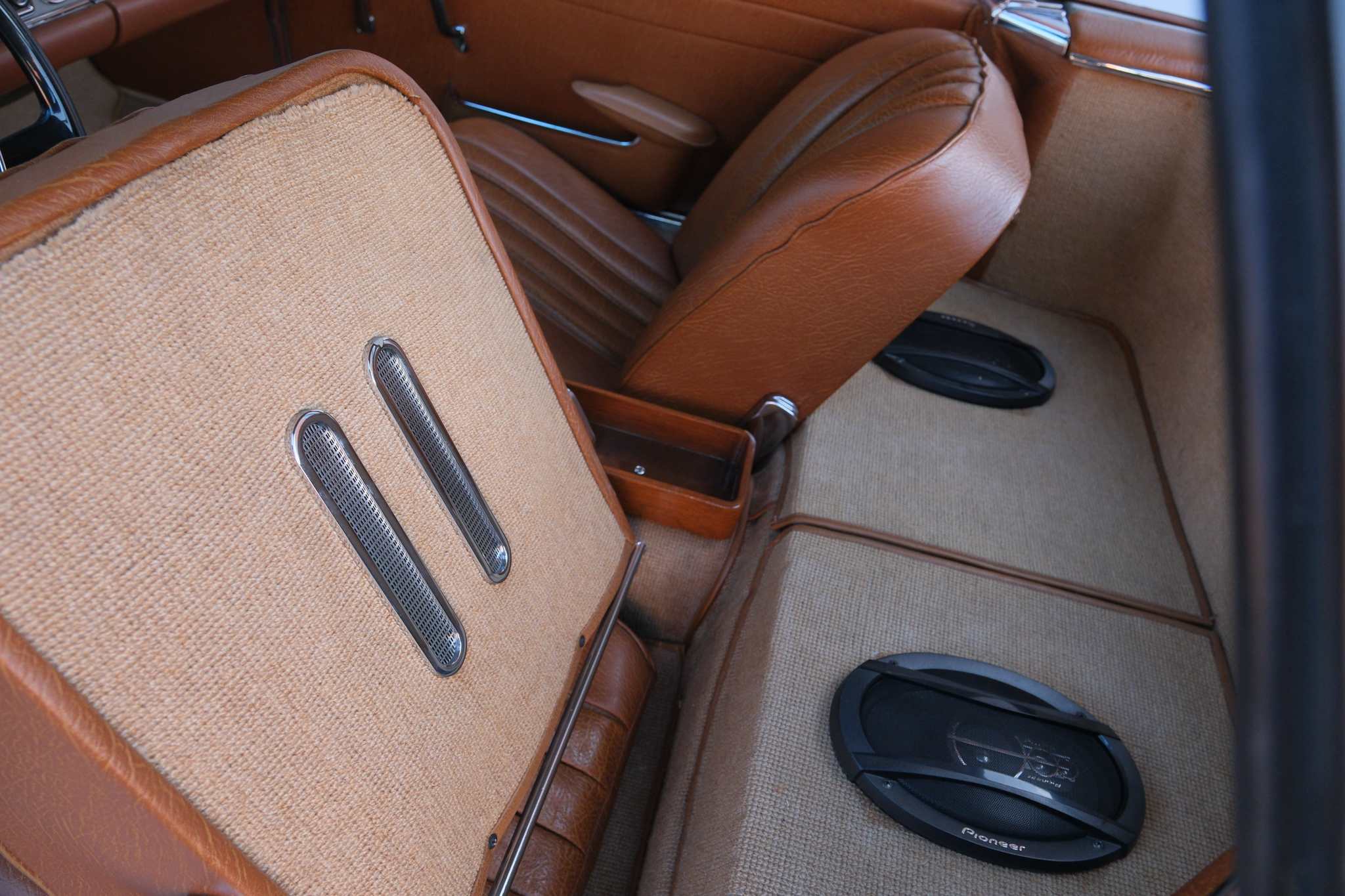 1967 Mercedes-Benz 250SL - Interior