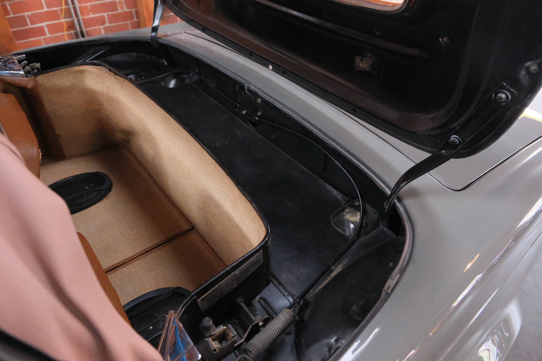 1967 Mercedes-Benz 250SL - Interior