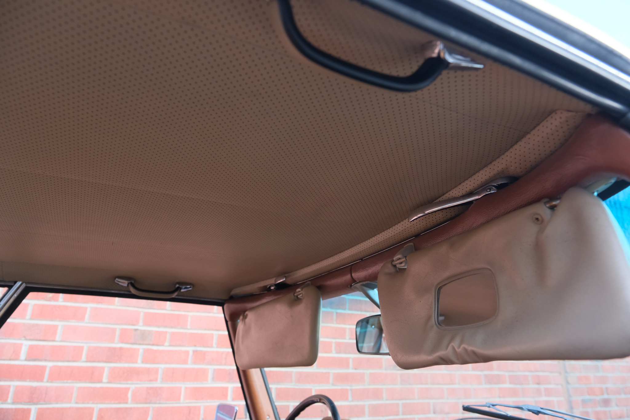 1967 Mercedes-Benz 250SL - Interior
