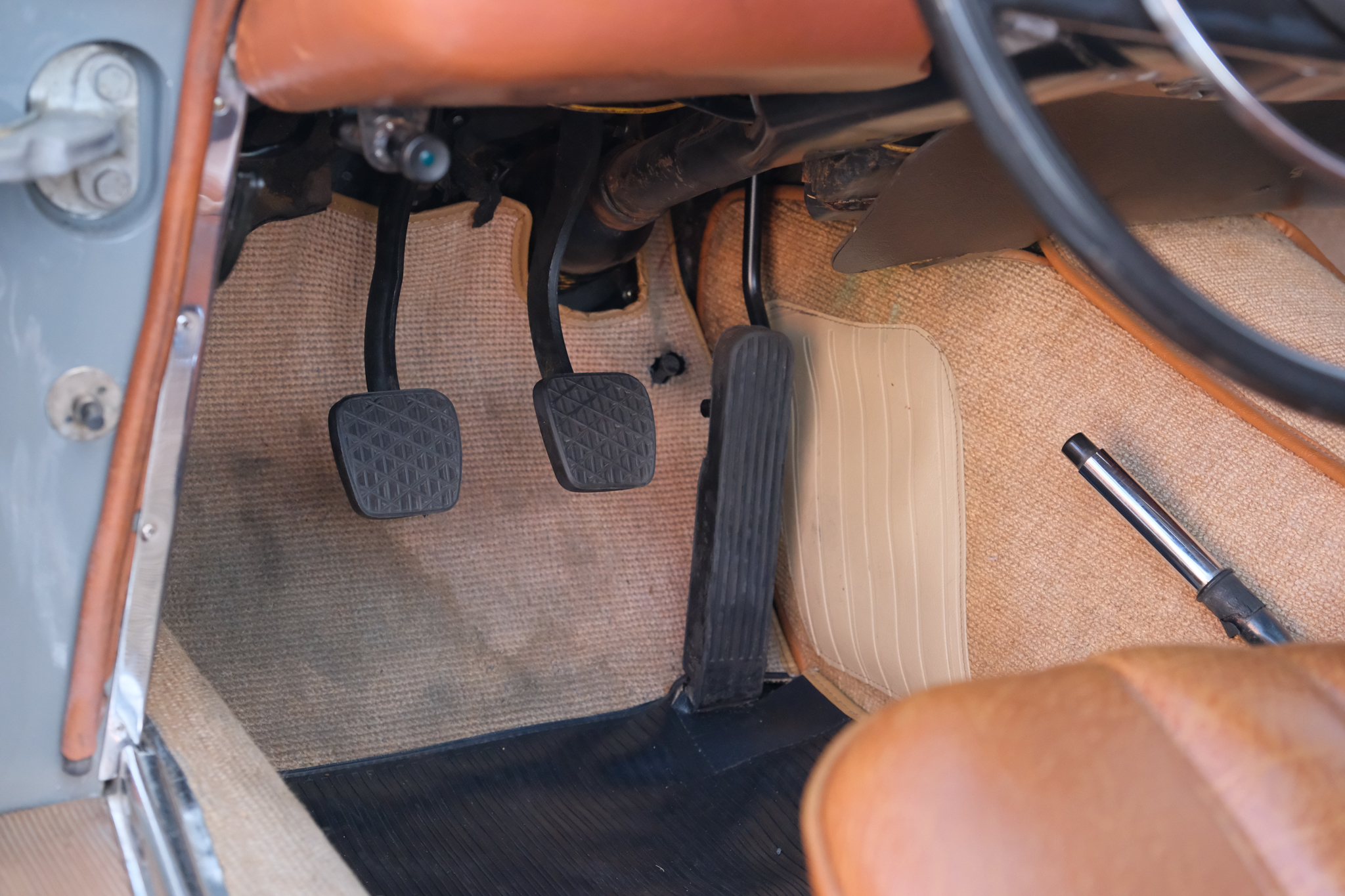 1967 Mercedes-Benz 250SL - Interior