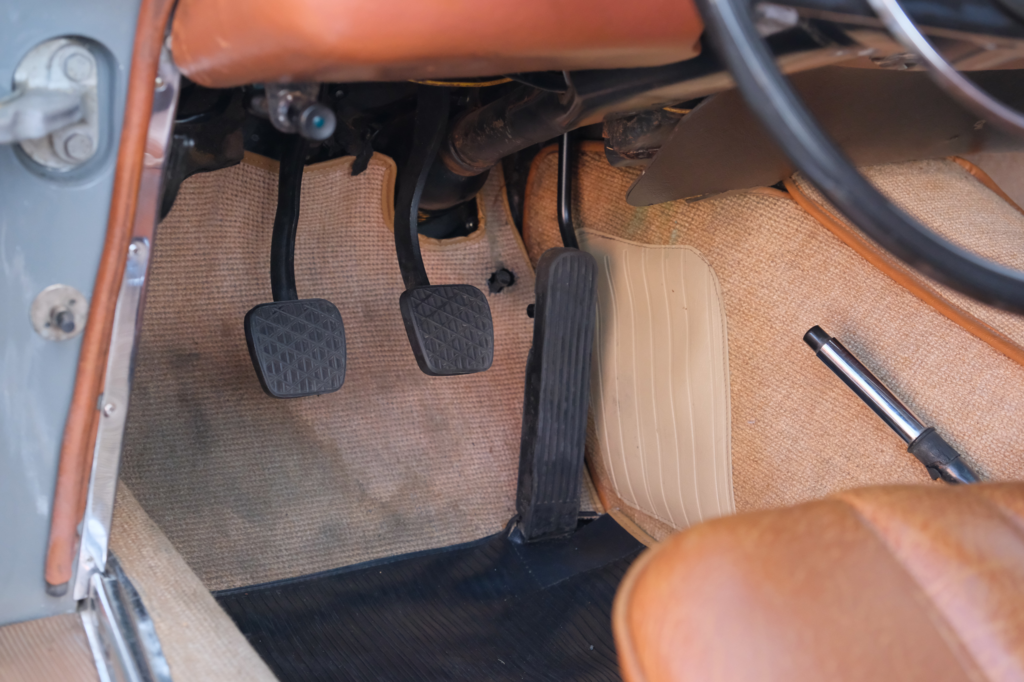 1967 Mercedes-Benz 250SL - Interior