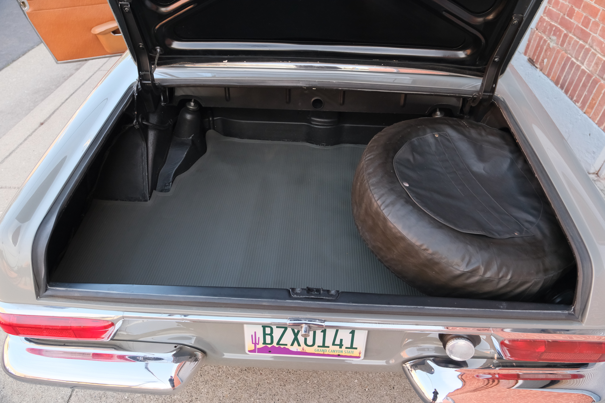 1967 Mercedes-Benz 250SL - Interior