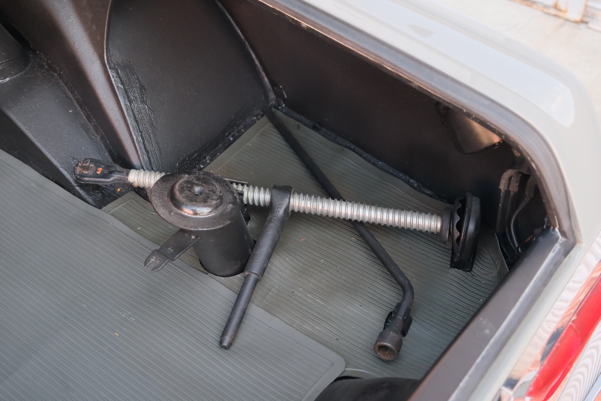 1967 Mercedes-Benz 250SL - Interior