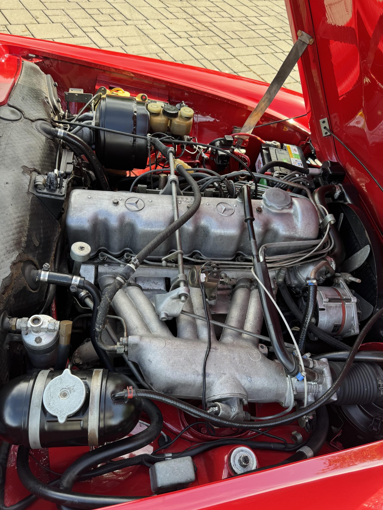 1969 Mercedes-Benz 280SL - Motor