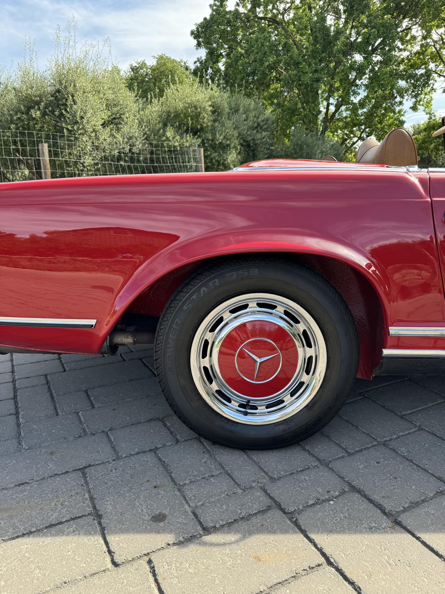 1969 Mercedes-Benz 280SL - Exterior