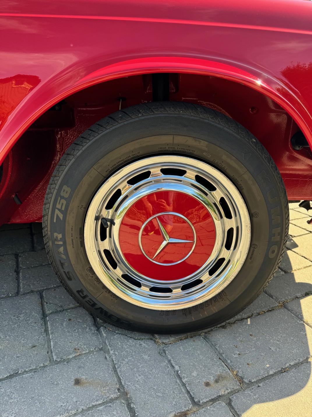 1969 Mercedes-Benz 280SL - Exterior
