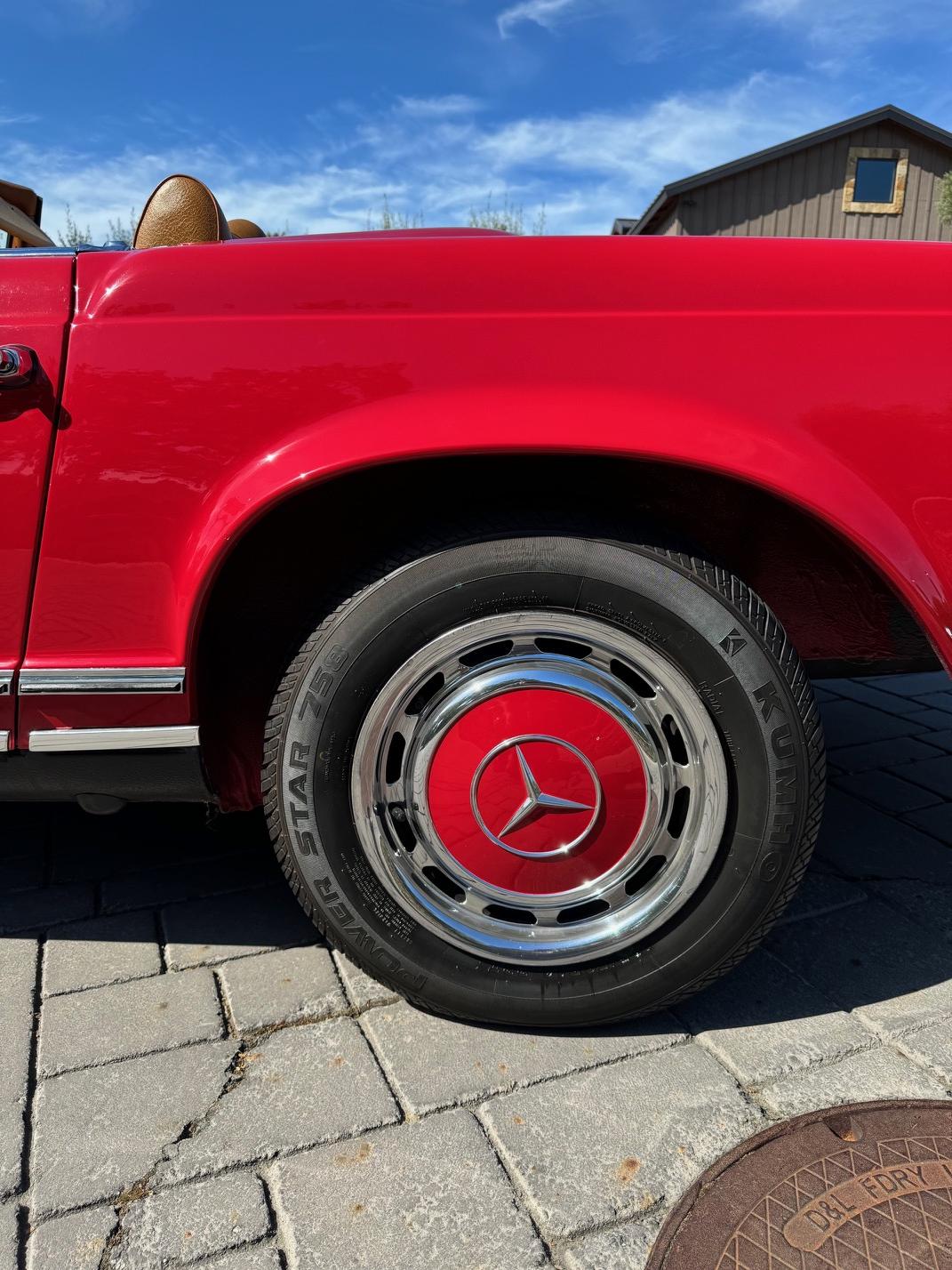 1969 Mercedes-Benz 280SL - Exterior