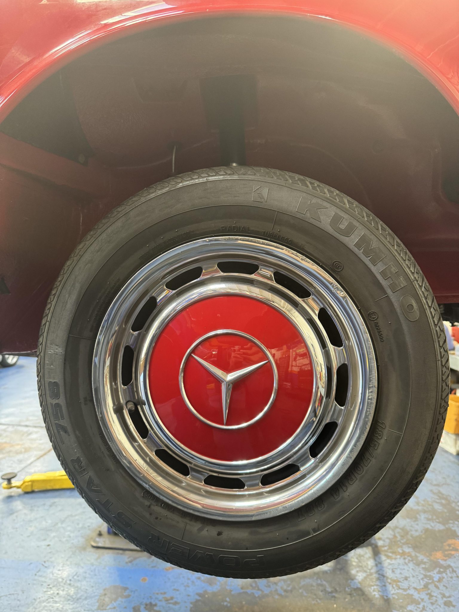 1969 Mercedes-Benz 280SL - Exterior