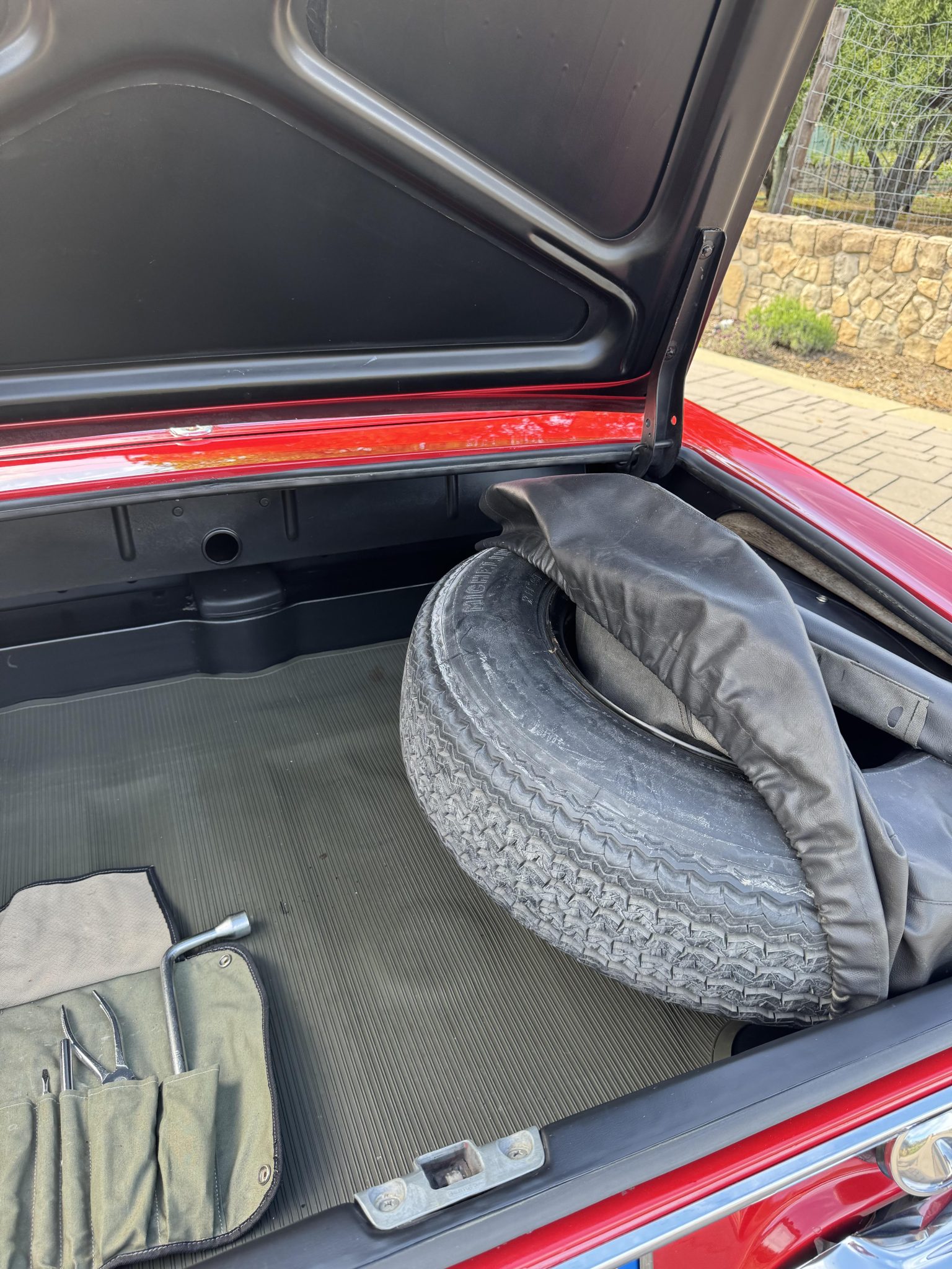 1969 Mercedes-Benz 280SL - Interior