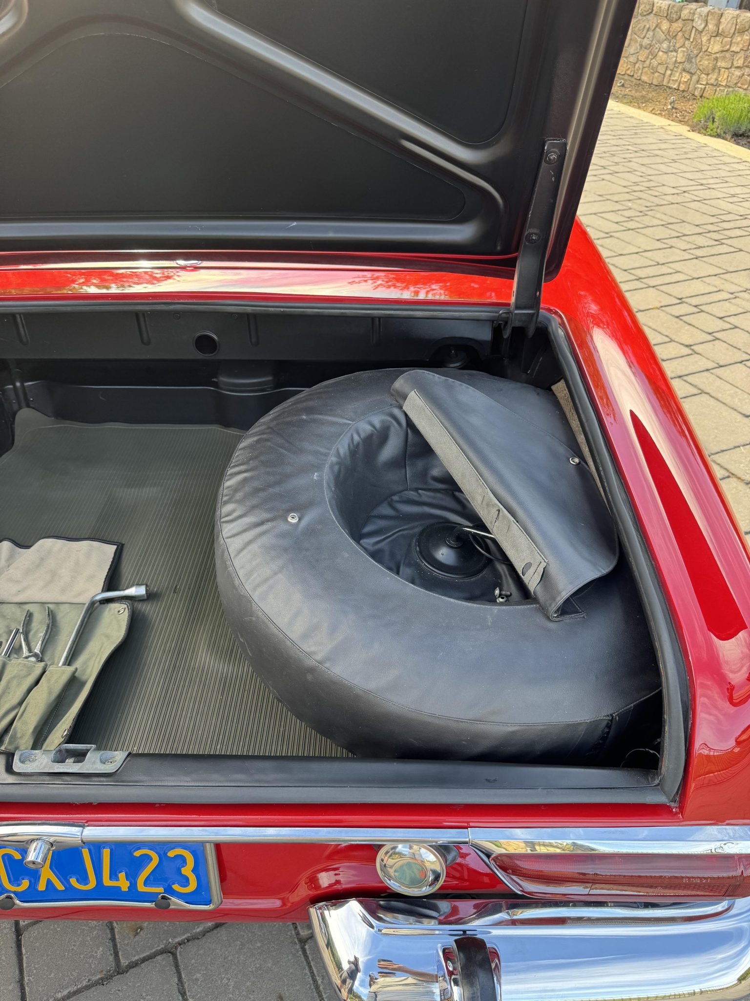 1969 Mercedes-Benz 280SL - Interior