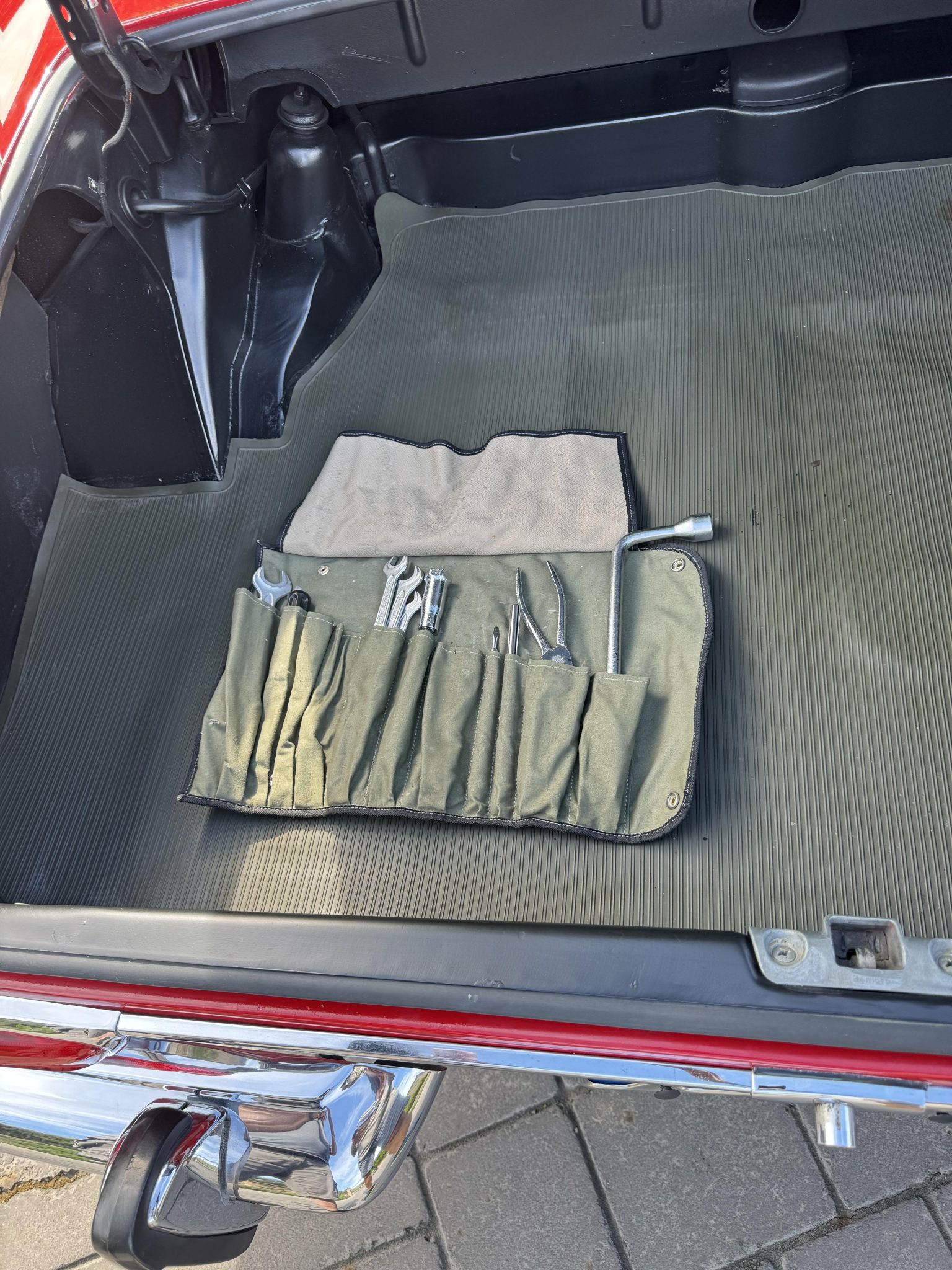 1969 Mercedes-Benz 280SL - Interior