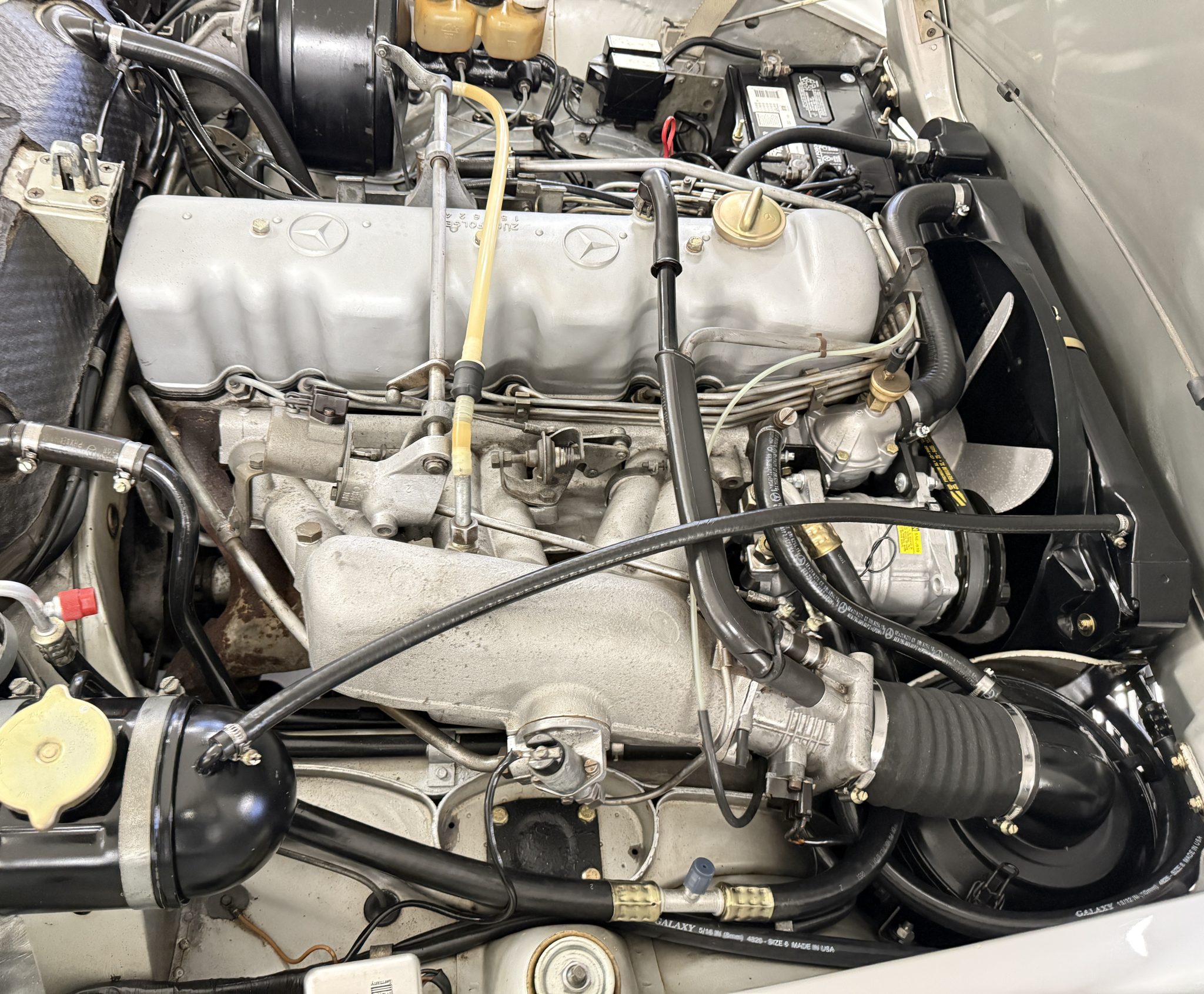 1970 Mercedes-Benz 280SL - Motor
