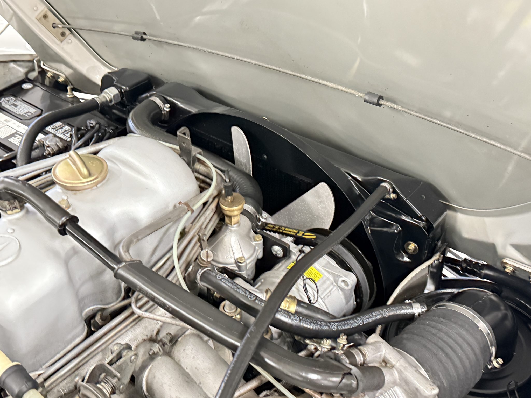 1970 Mercedes-Benz 280SL - Motor