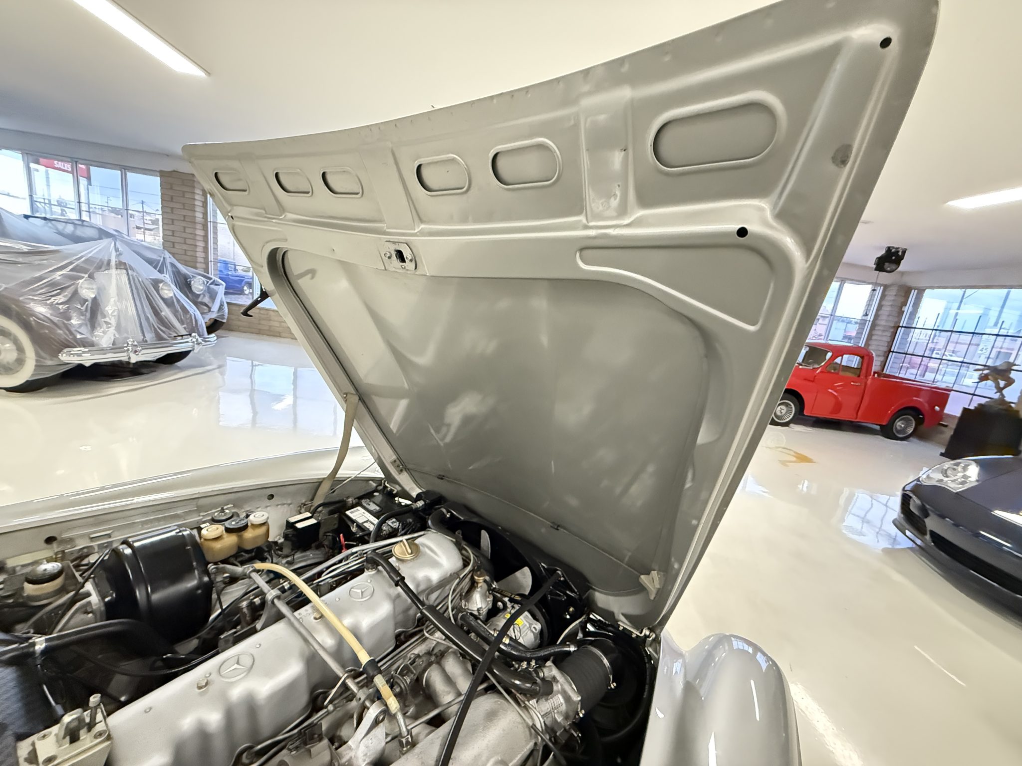 1970 Mercedes-Benz 280SL - Motor