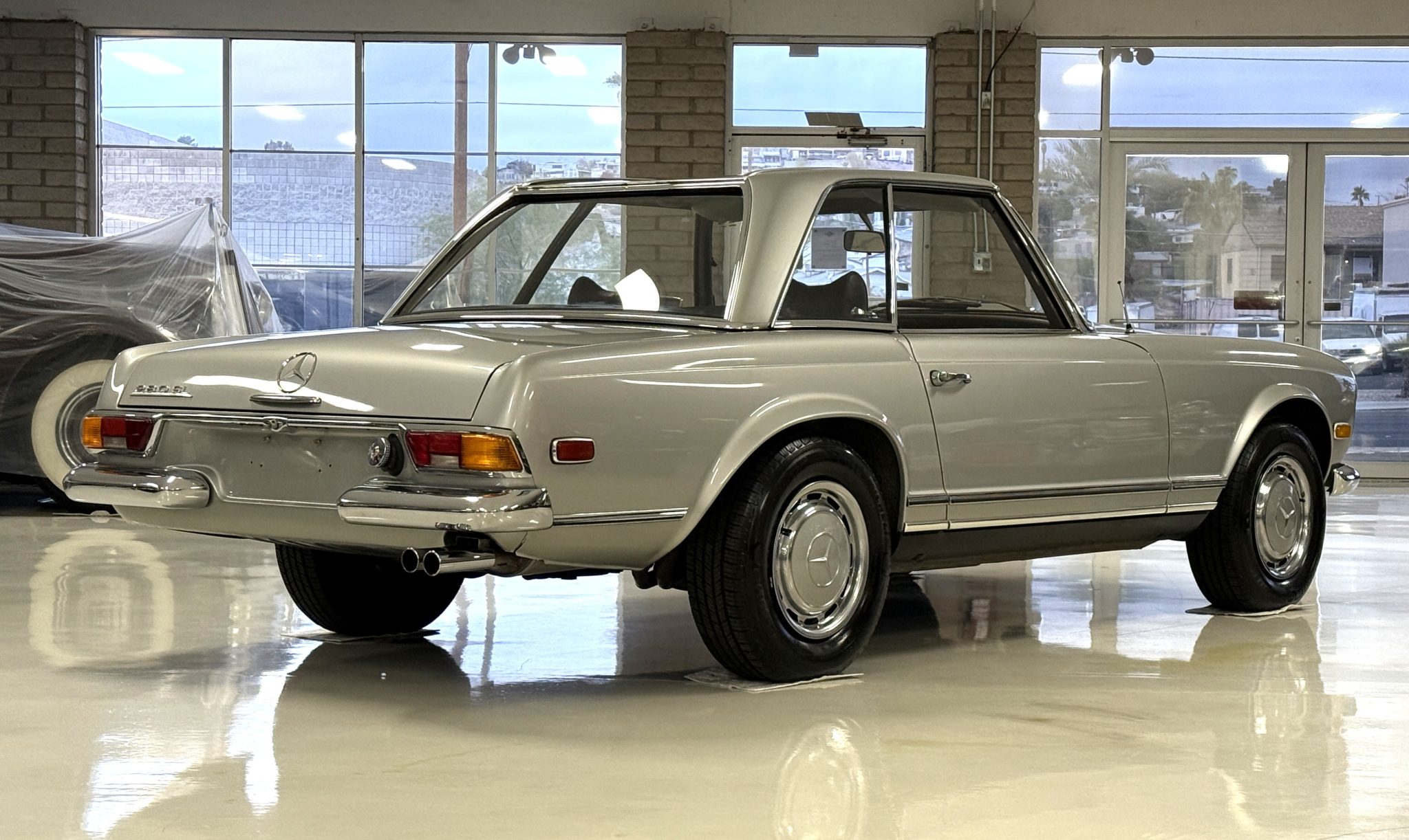 1970 Mercedes-Benz 280SL - Exterior