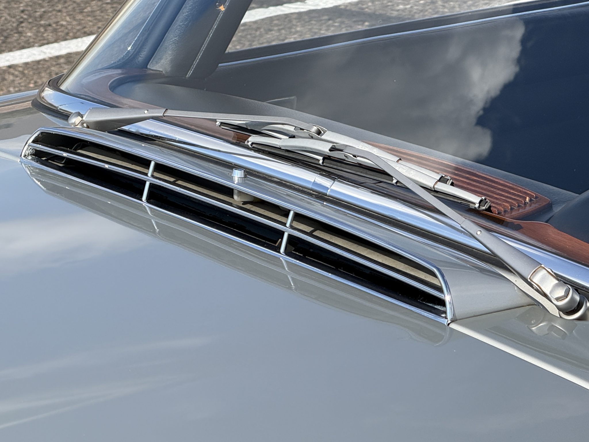 1970 Mercedes-Benz 280SL - Exterior
