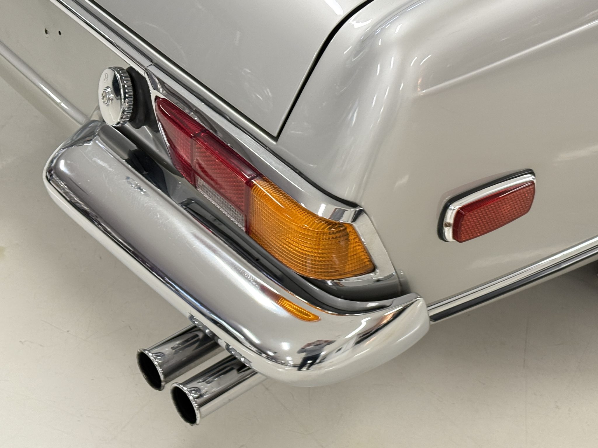 1970 Mercedes-Benz 280SL - Exterior