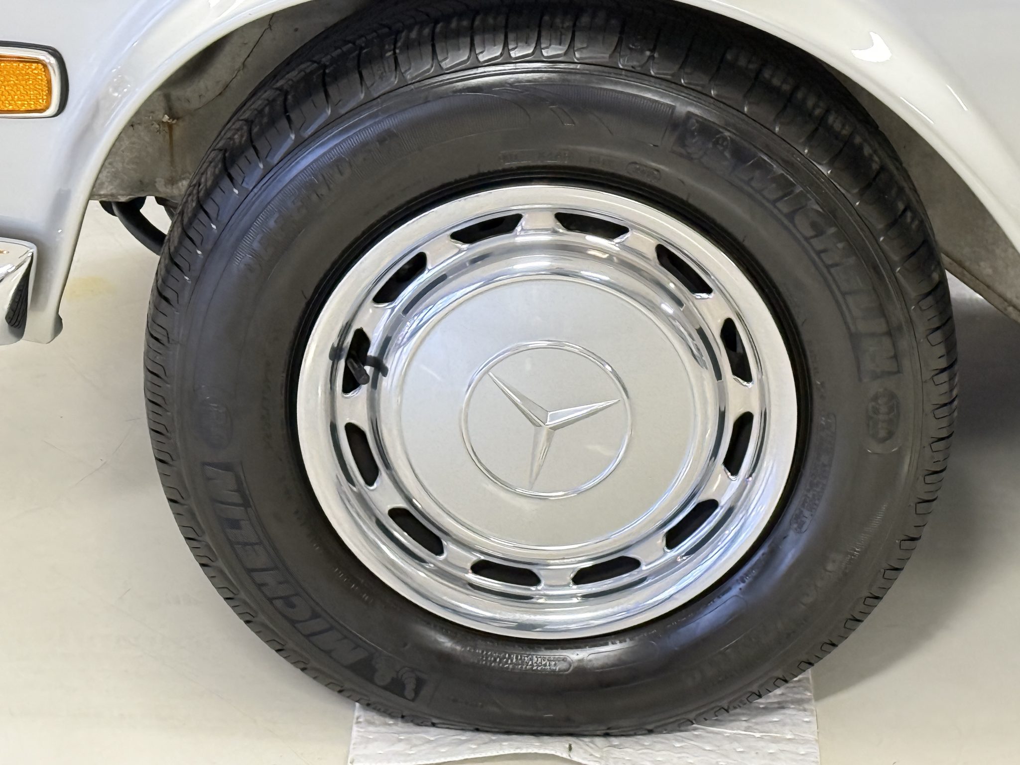 1970 Mercedes-Benz 280SL - Exterior