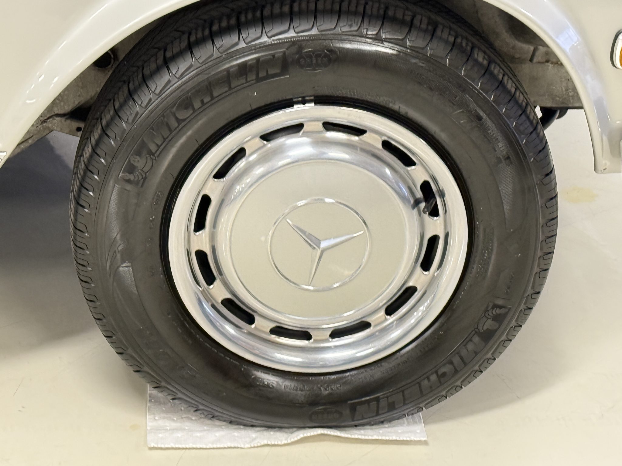 1970 Mercedes-Benz 280SL - Exterior