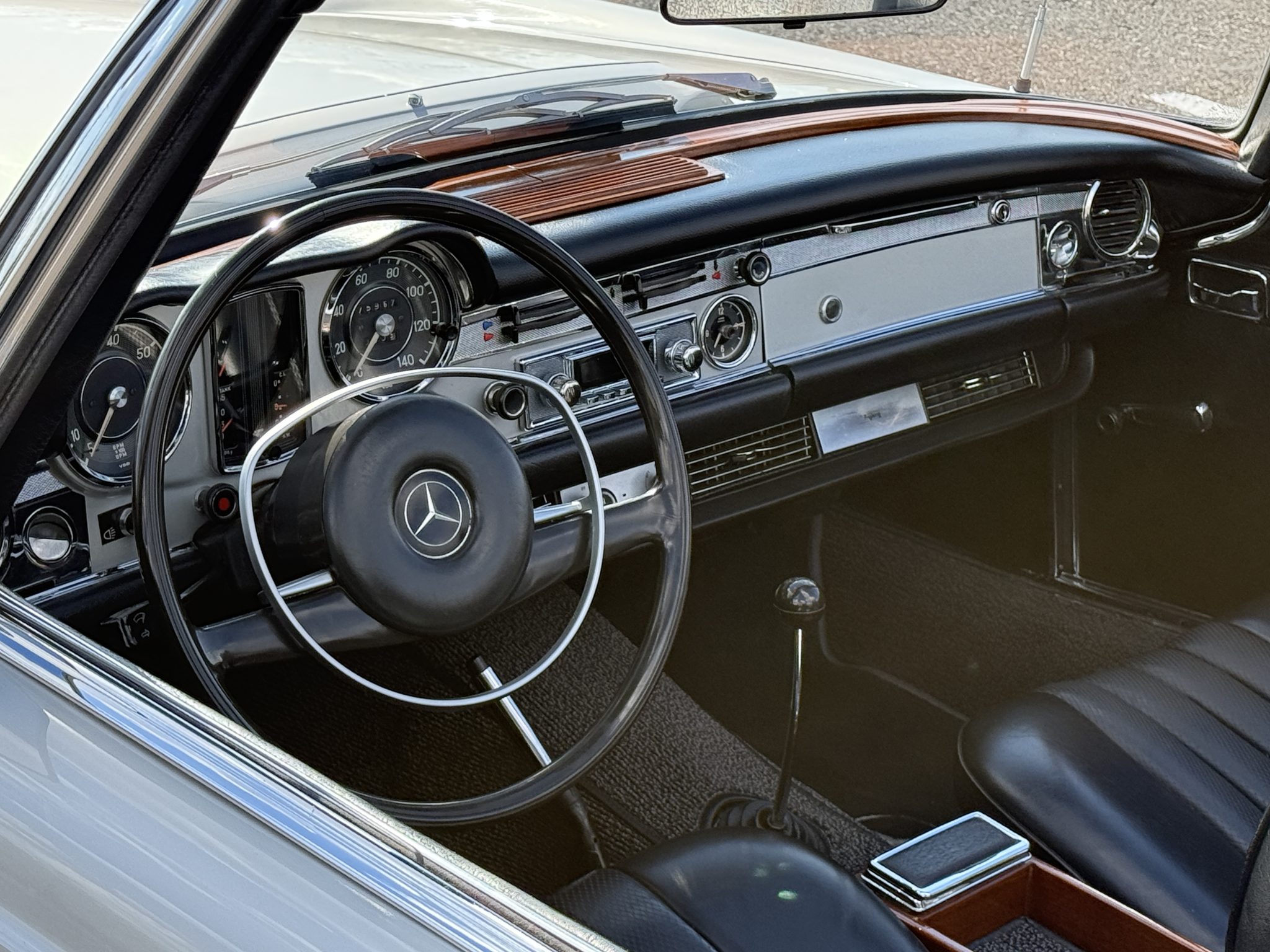 1970 Mercedes-Benz 280SL - Exterior