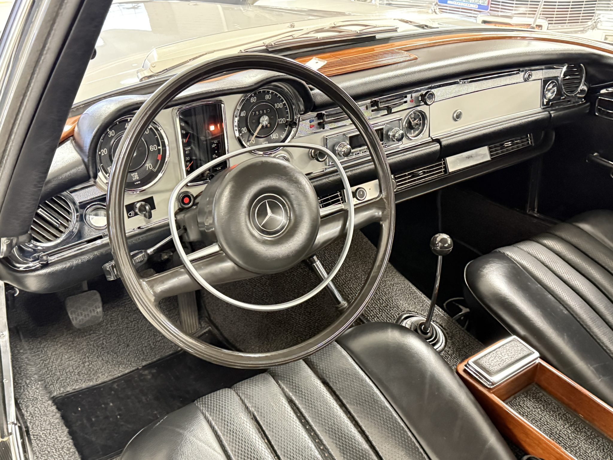 1970 Mercedes-Benz 280SL - Exterior