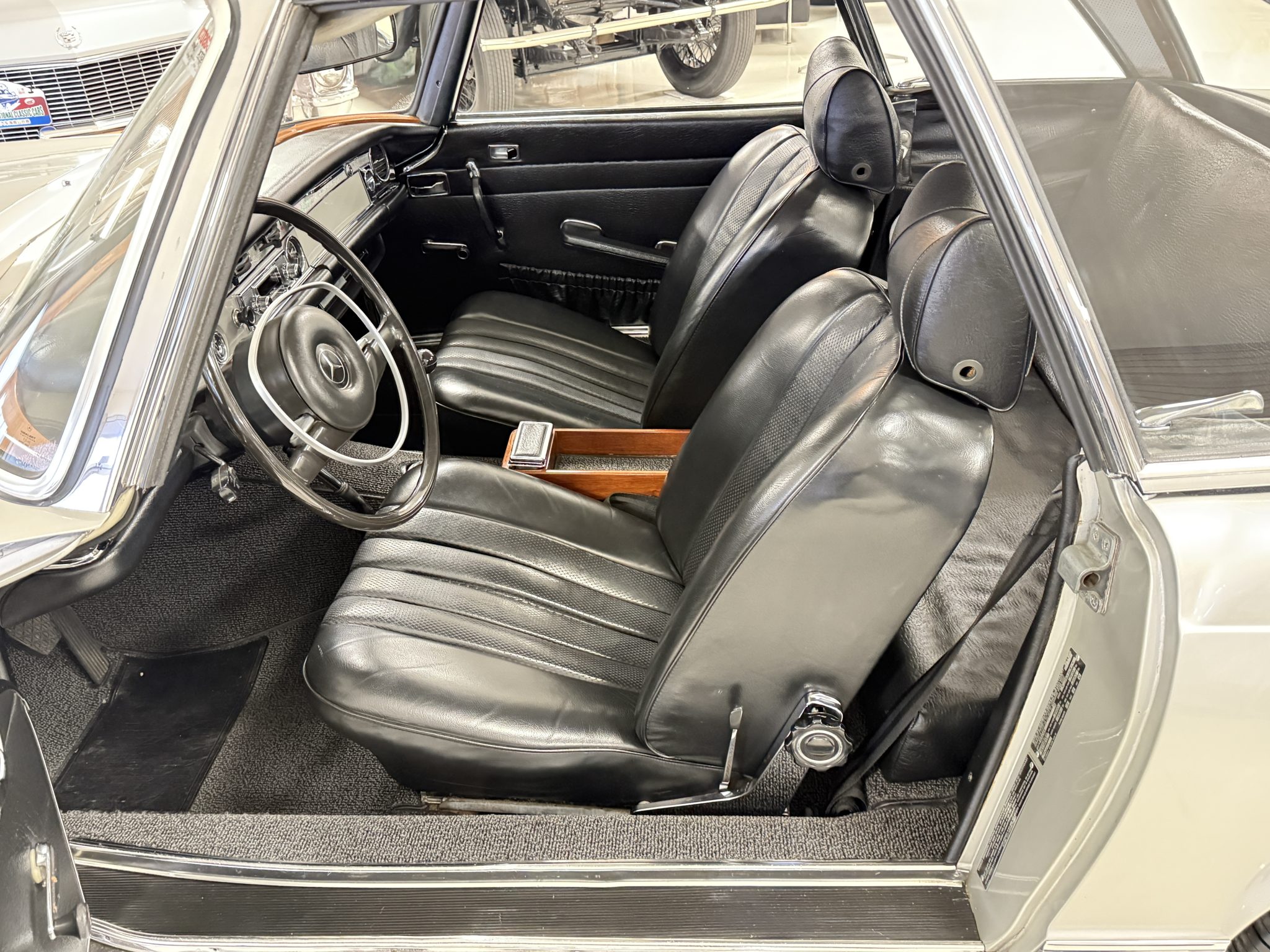 Automático de cuatro velocidades - 1970 Mercedes-Benz 280SL - Interior