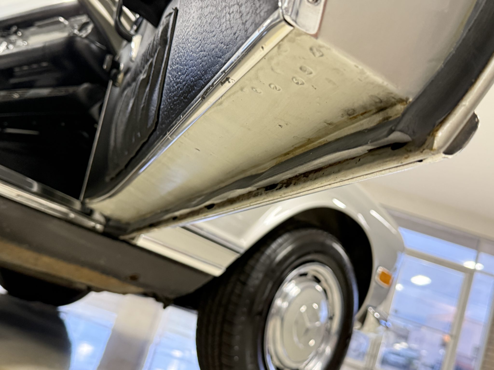 1970 Mercedes-Benz 280SL - Interior