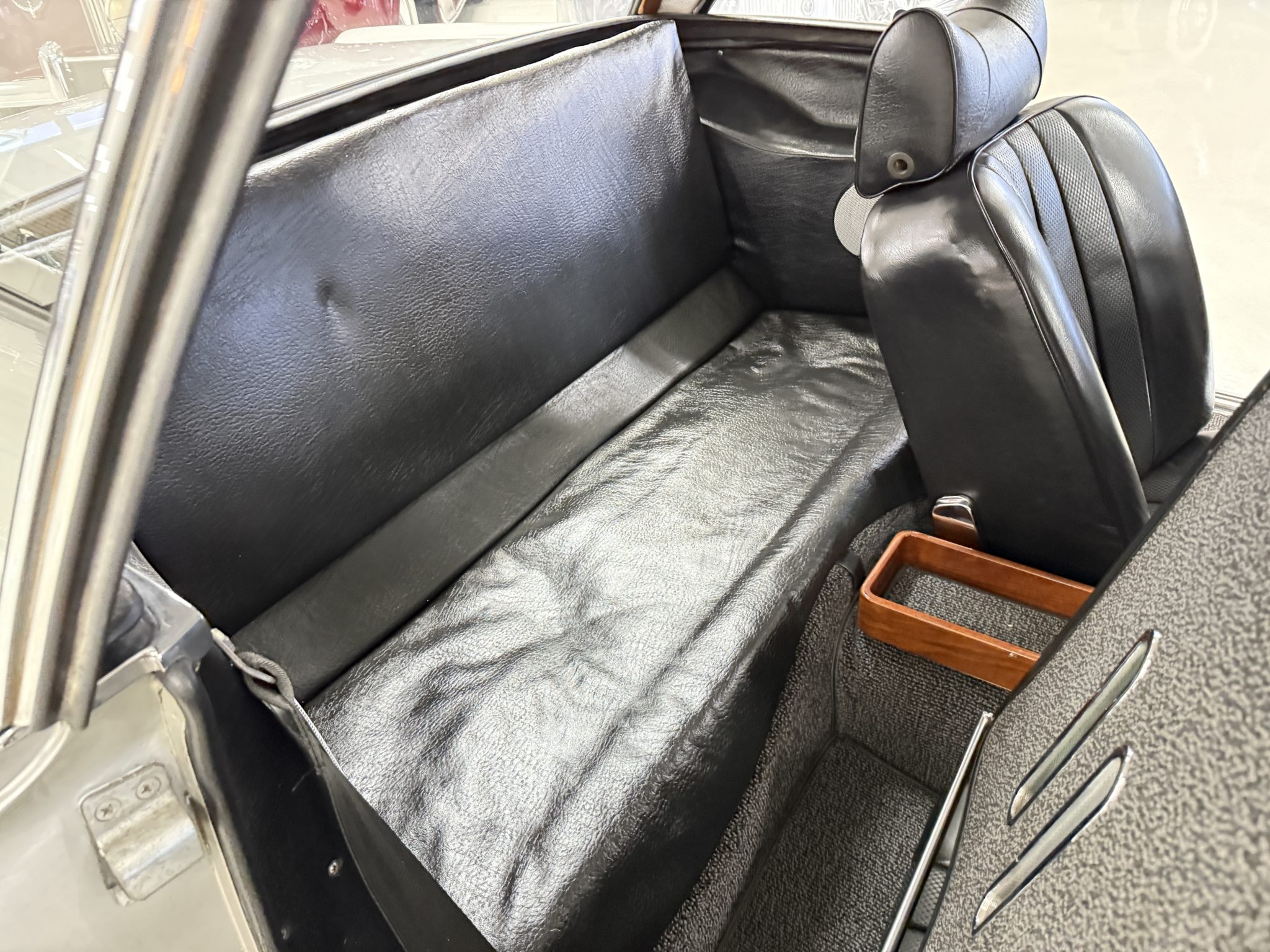 1970 Mercedes-Benz 280SL - Interior