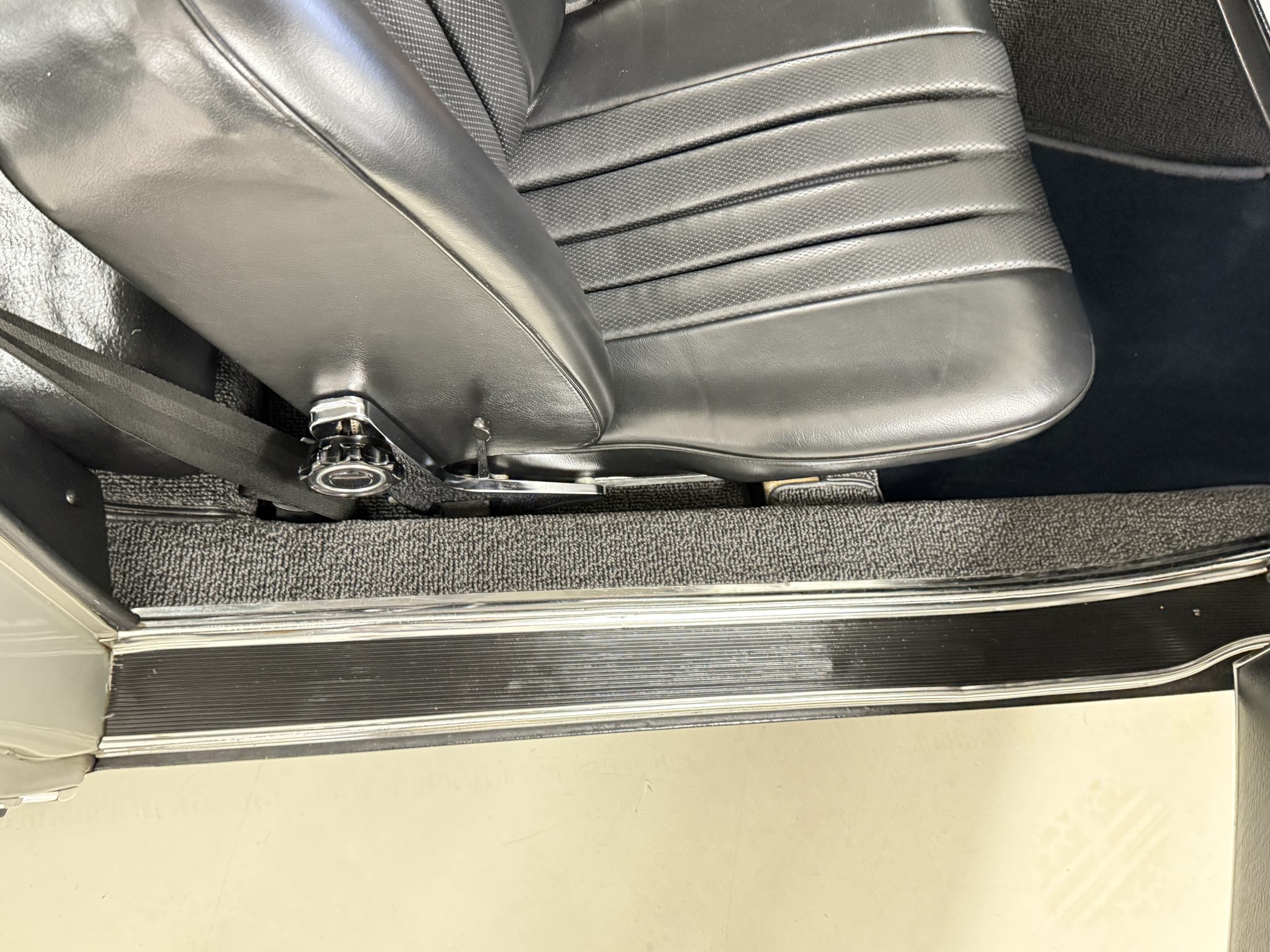 1970 Mercedes-Benz 280SL - Interior