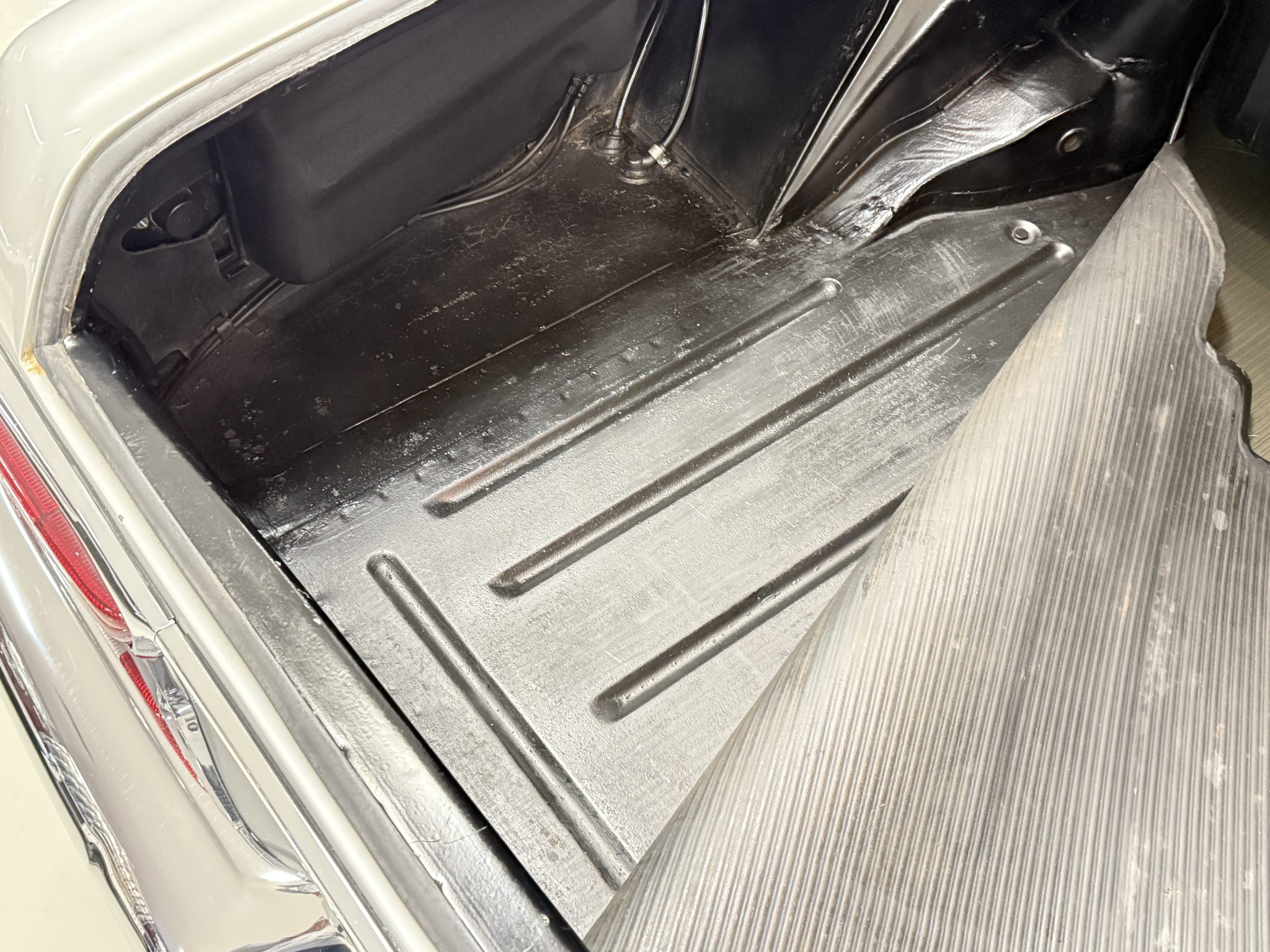 1970 Mercedes-Benz 280SL - Interior