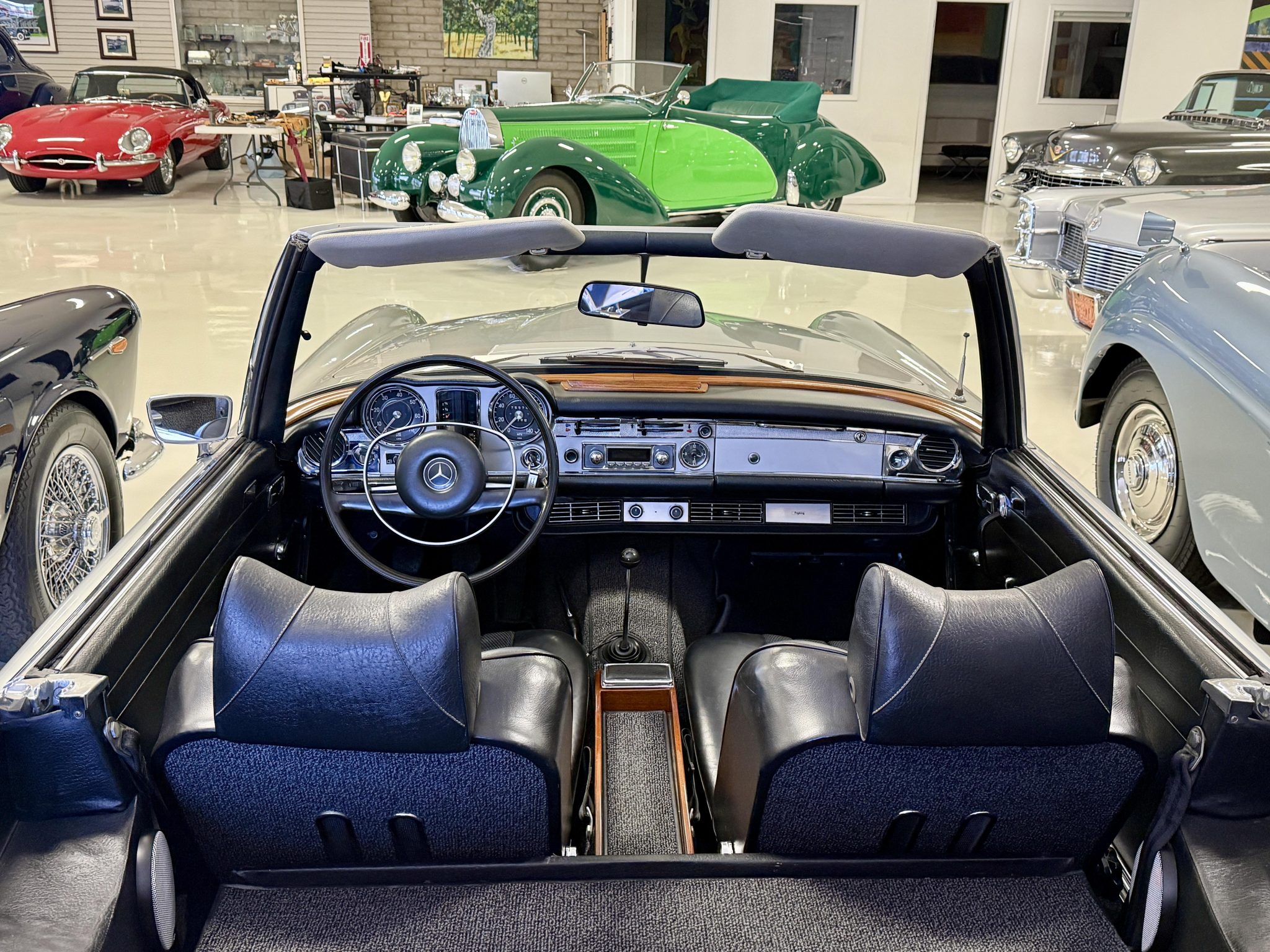 1970 Mercedes-Benz 280SL - Interior