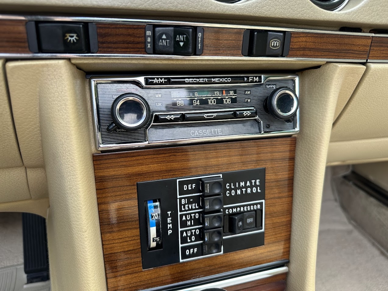 1978 Mercedes-Benz 450SL - Interior