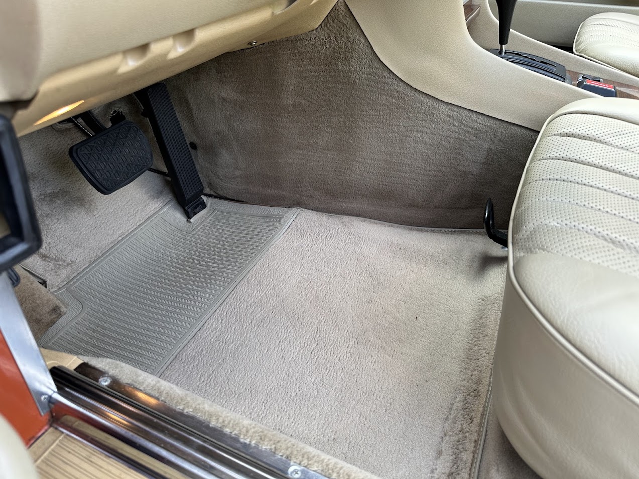 1978 Mercedes-Benz 450SL - Interior