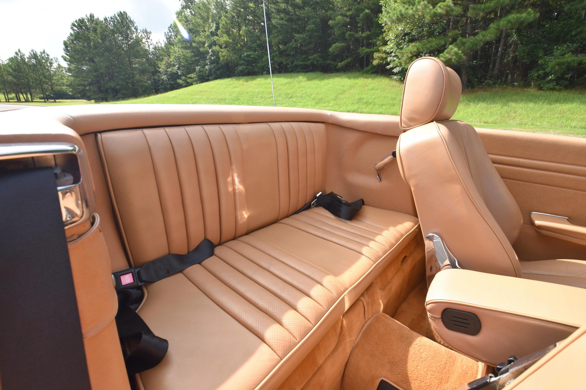 1987 Mercedes-Benz 560SL - Interior