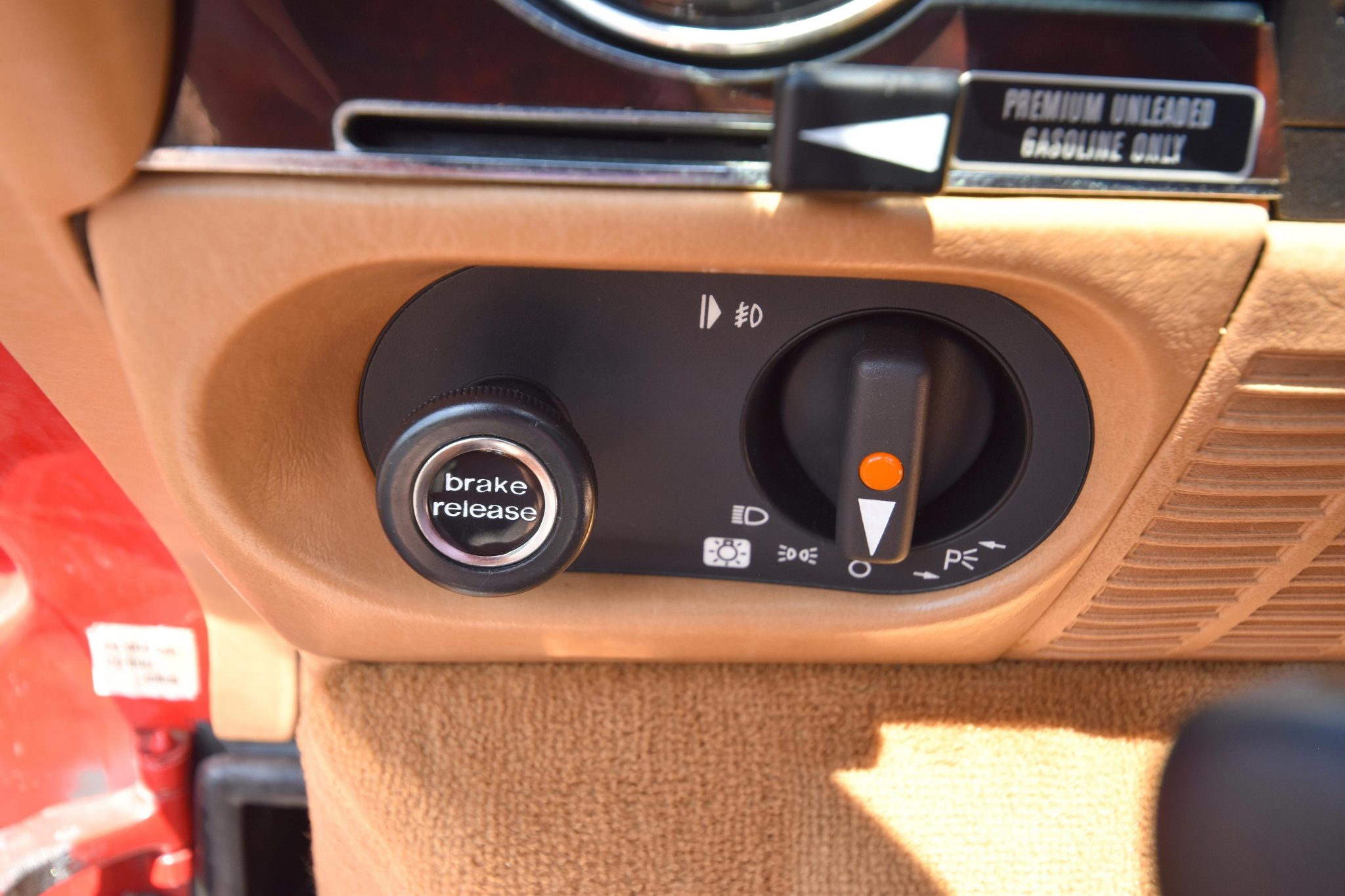 1987 Mercedes-Benz 560SL - Interior
