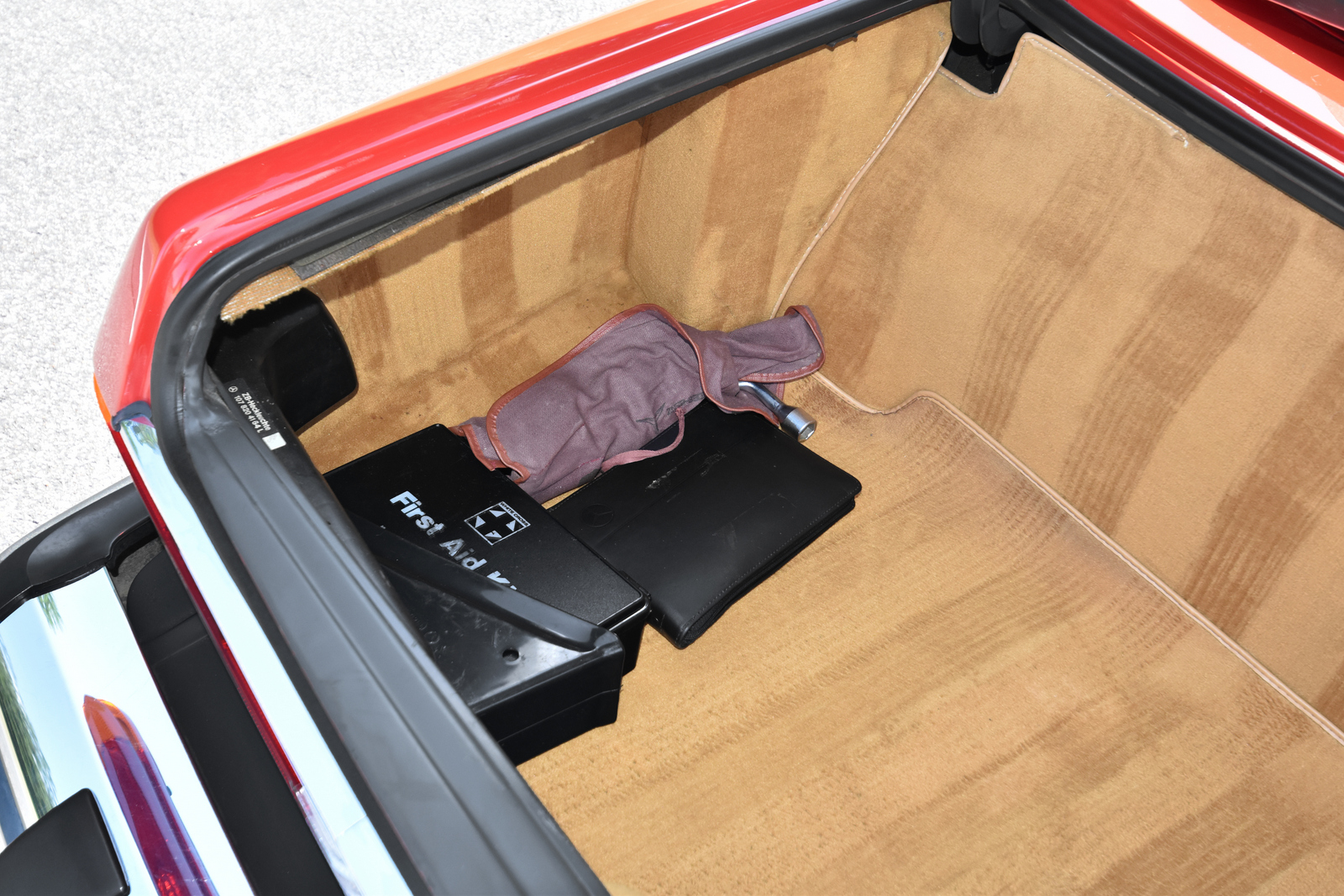 1987 Mercedes-Benz 560SL - Interior