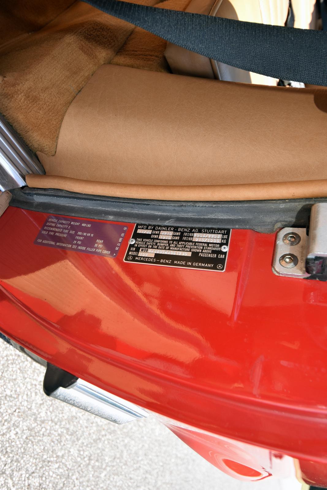 1987 Mercedes-Benz 560SL - Interior