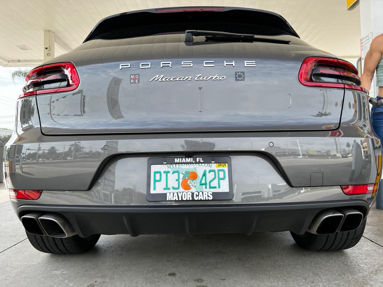 2016 Porsche Macan Turbo - Exterior
