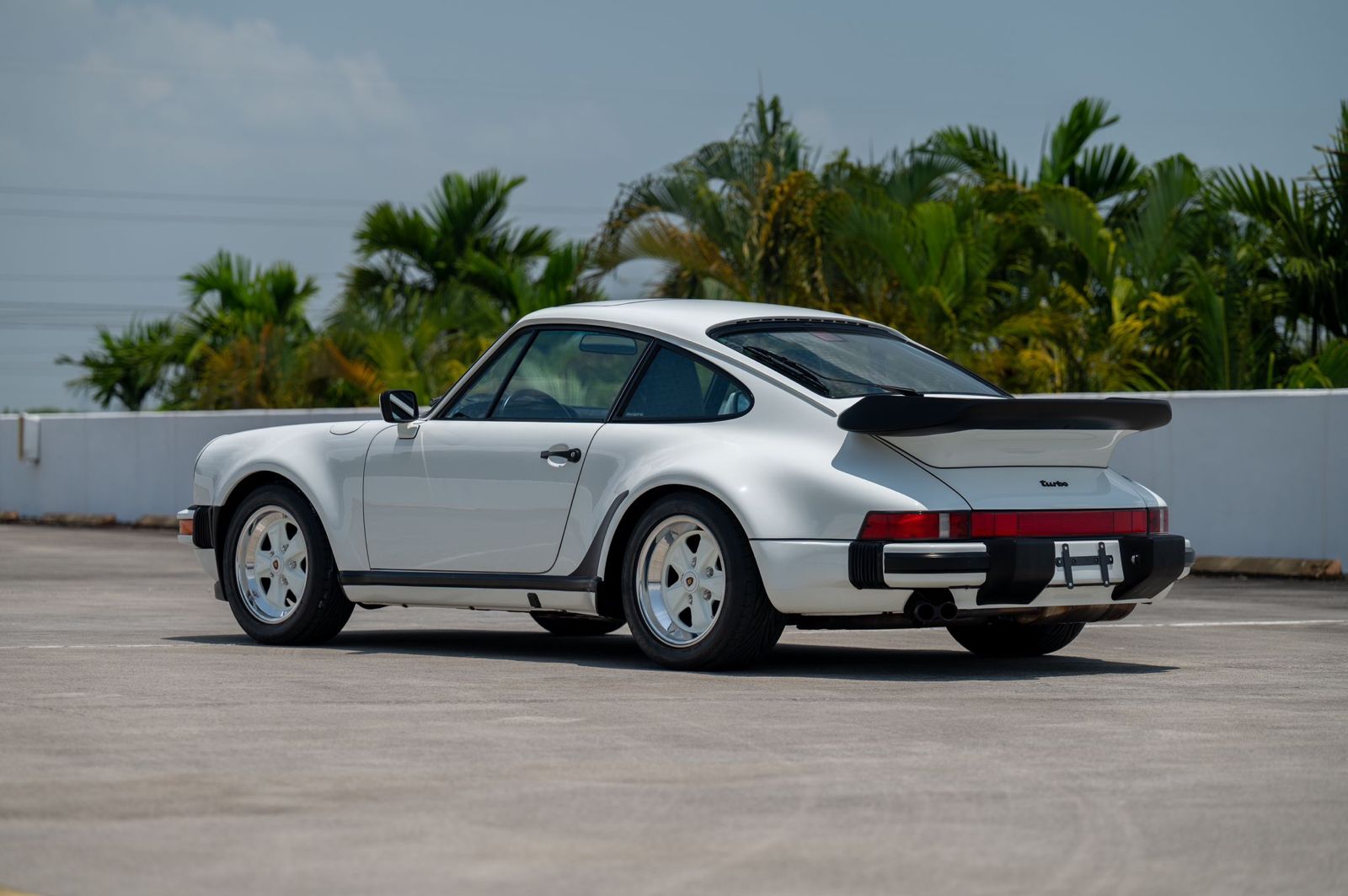 1988 Porsche 911 Turbo (930) — Driver Seat