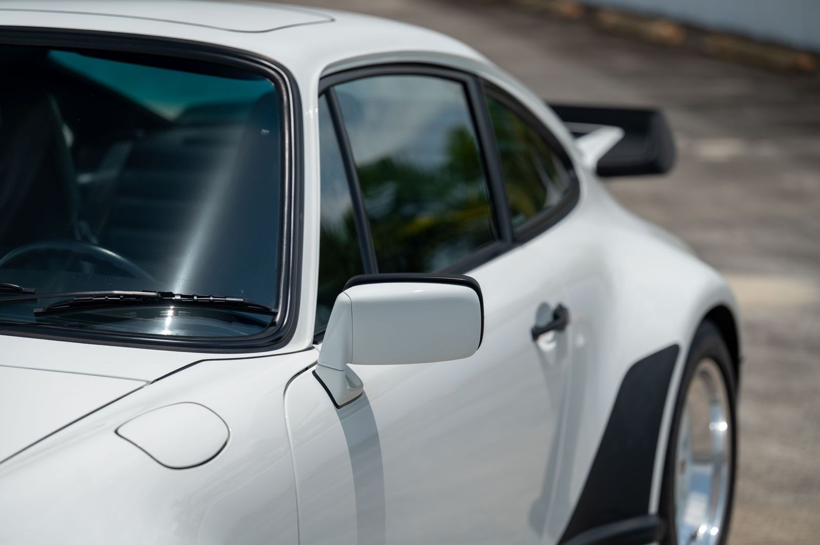 1988 Porsche 911 Turbo (930) — Centre Console