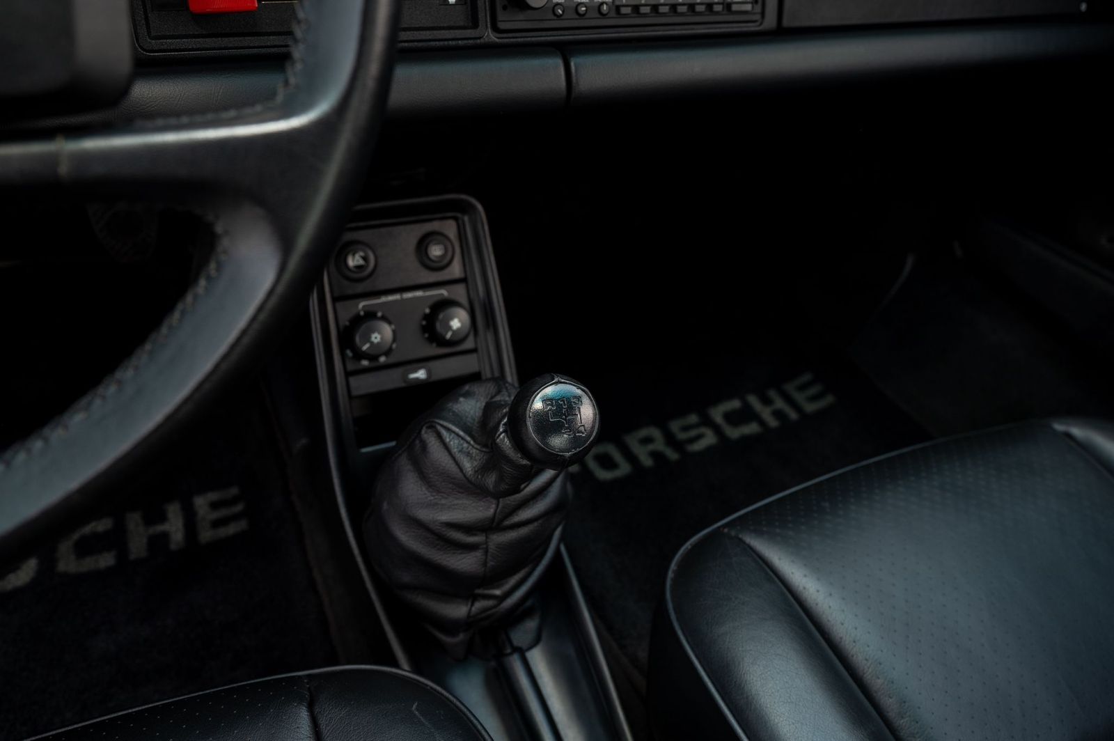 1988 Porsche 911 Turbo (930) — Gear Shift