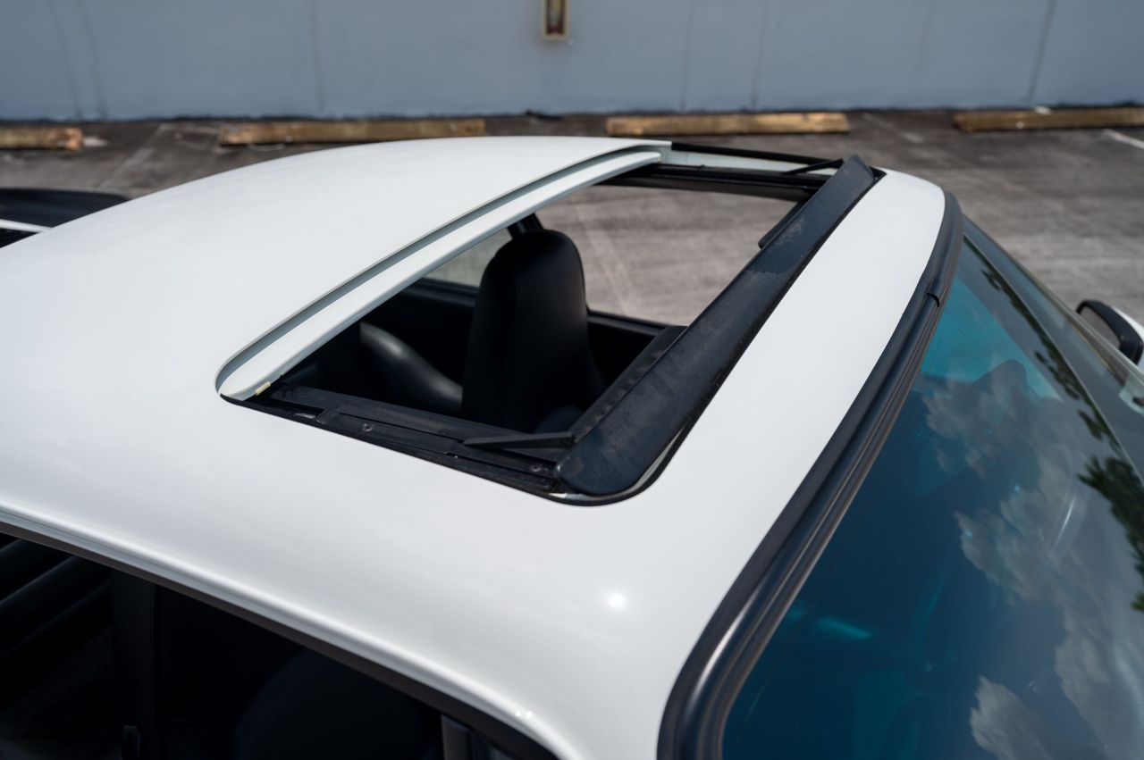 1988 Porsche 911 Turbo (930) — Sunroof